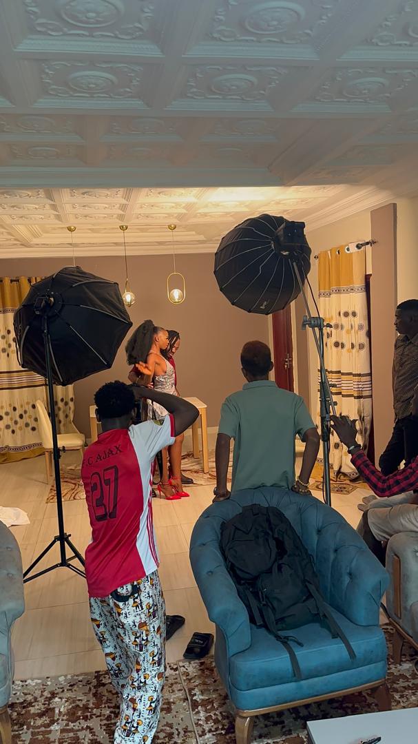 On set, Hookup Valentine